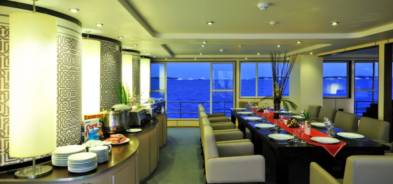 MALDIVE MOSIAQUE - Dining main lounge.jpg