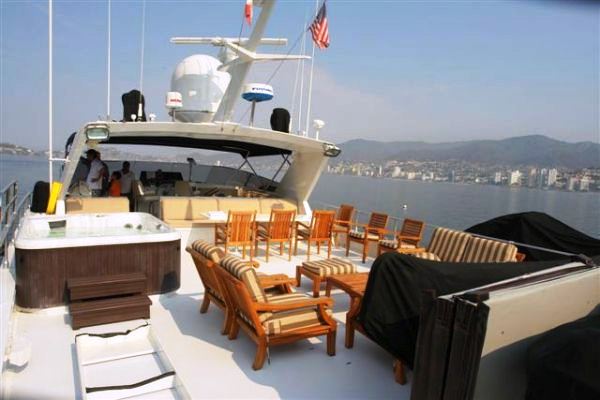 MARAZUL -  Sundeck.jpg