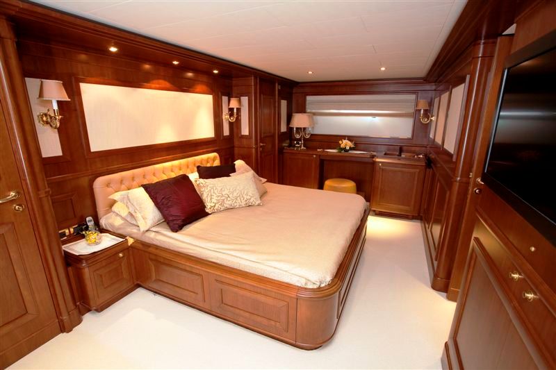MARIA II of London -  Master Cabin.jpg