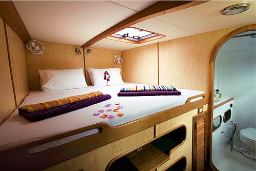 MAYA Forward kingsize cabin.jpg
