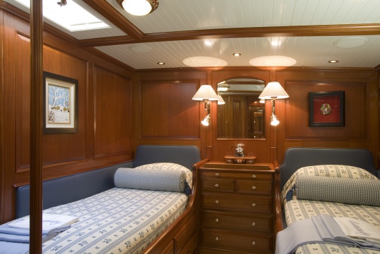 METEOR - Twin cabin.jpg