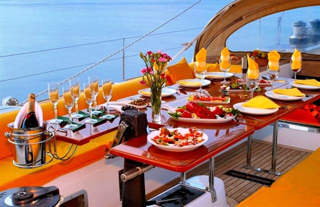 MIDNIGHT SUN Dining.jpg