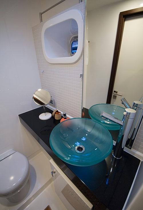 MISS KIRSTY - Guest ensuite.jpg