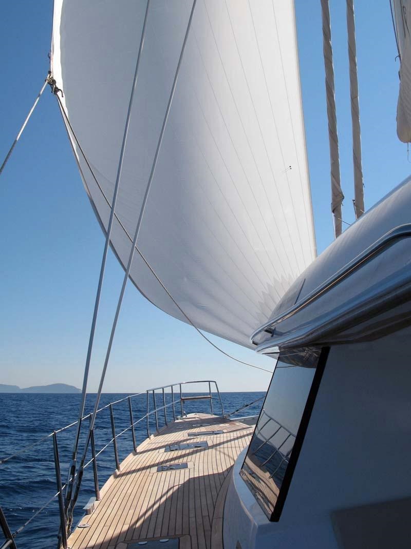 MISS KIRSTY - Side deck.jpg