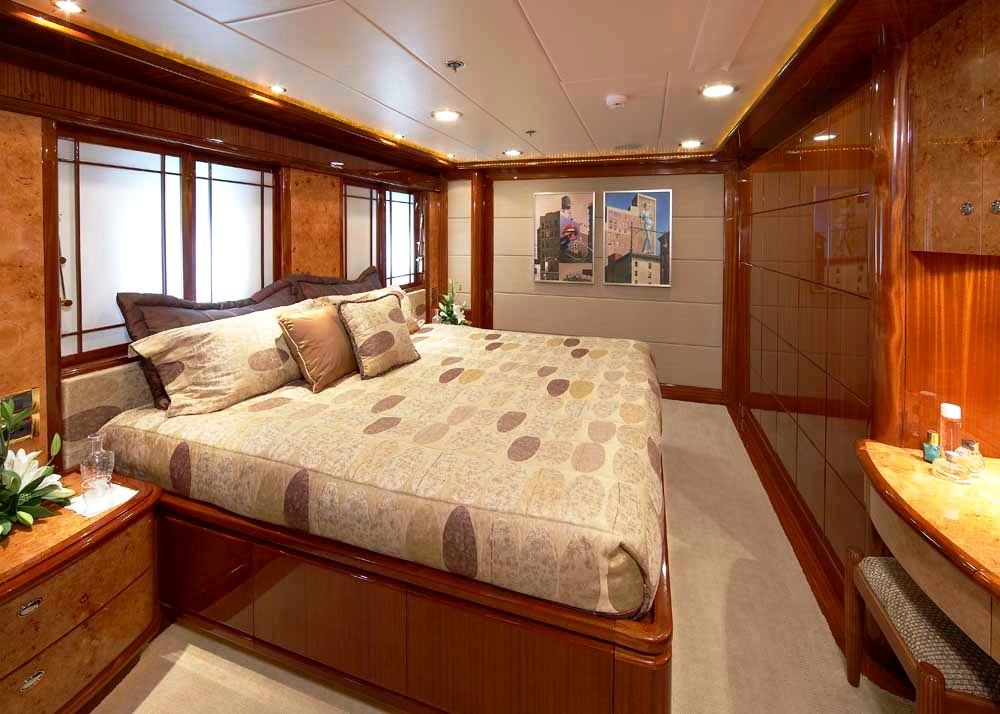 MISS ROSE - Convertable Cabin.jpg