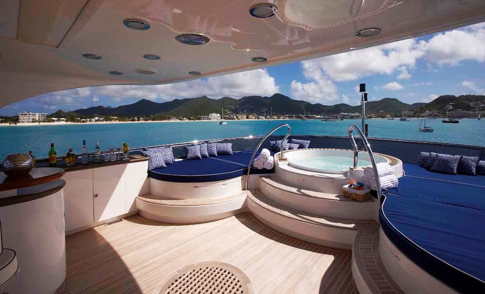 MISS ROSE - Deck Spa Pool.jpg