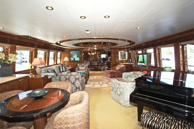 MISSY B II - Main salon.jpg