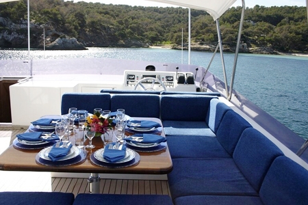 MIZAR Sundeck Dining.jpg