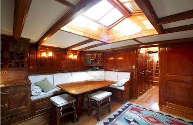 MOONBEAM IV -  Salon.jpg