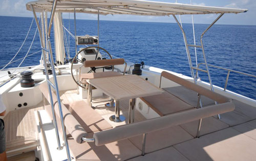 MOONSTONE Flybridge.jpg