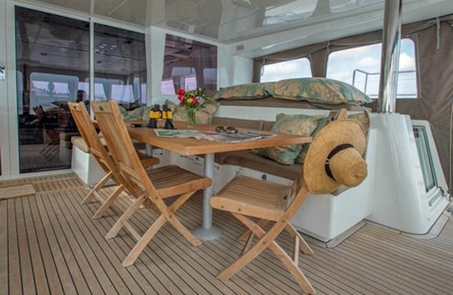 MOUN BEU - Alfresco dining.jpg