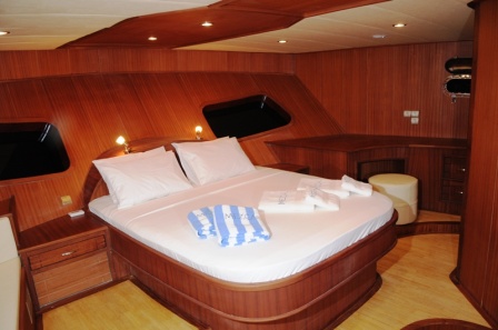 MS MEZCAL -  Master Cabin 2.jpg