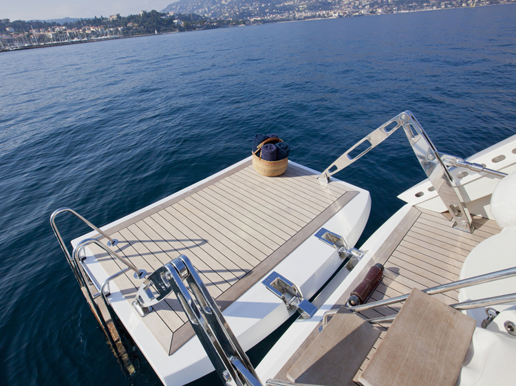 MUZUNI - Swim platform.jpg