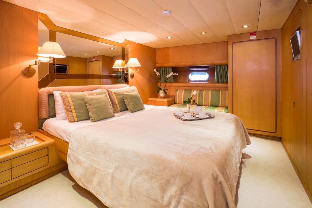 MY ACE SIX - VIP cabin.jpg