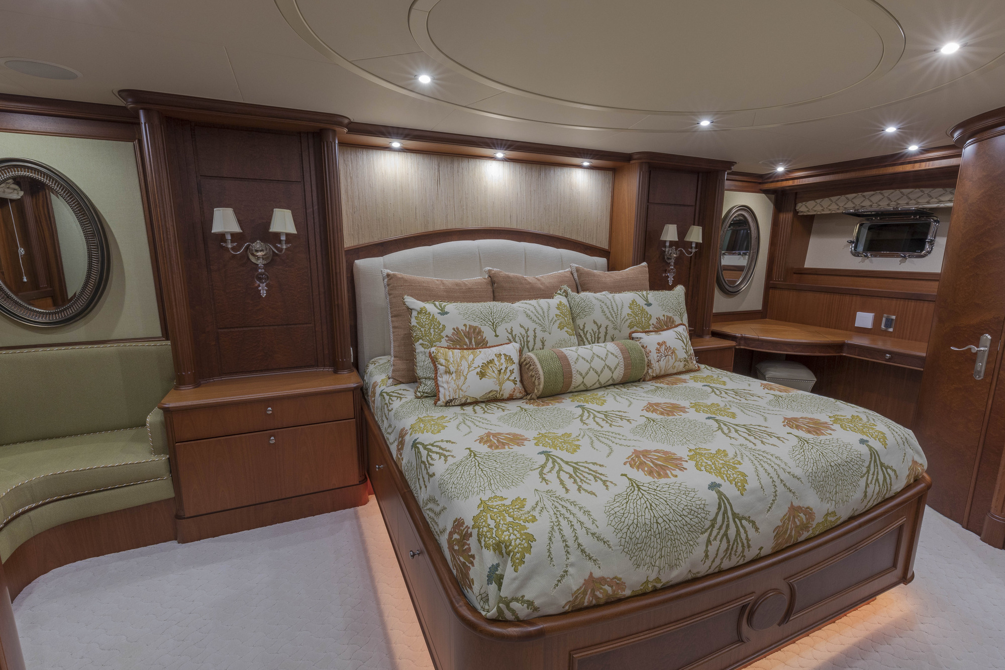 MY ANNDRIANNA - Master stateroom.jpg