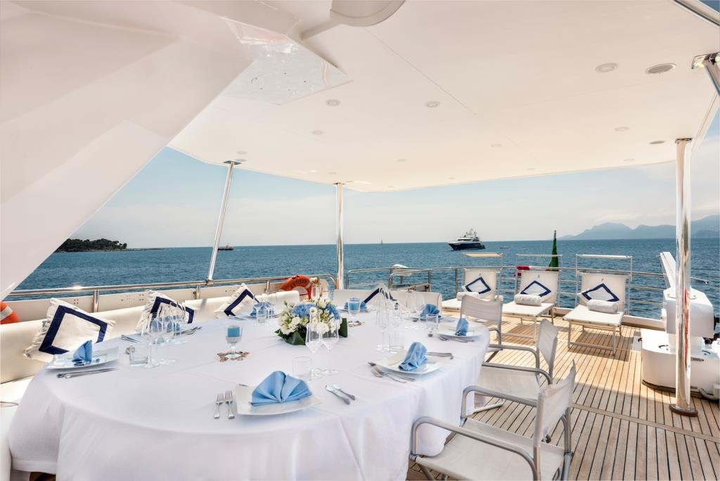 MY ANTISAN - Alfresco dining.jpg