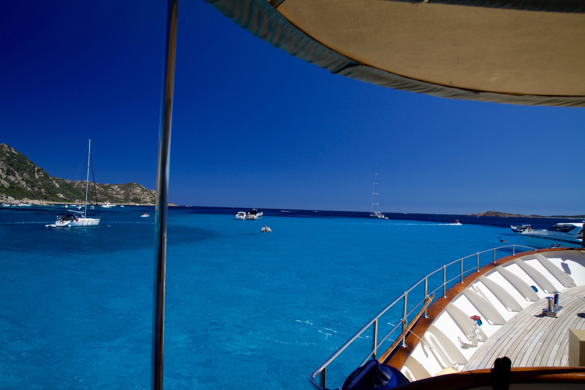 MY ARIONAS - Foredeck view forward.jpg