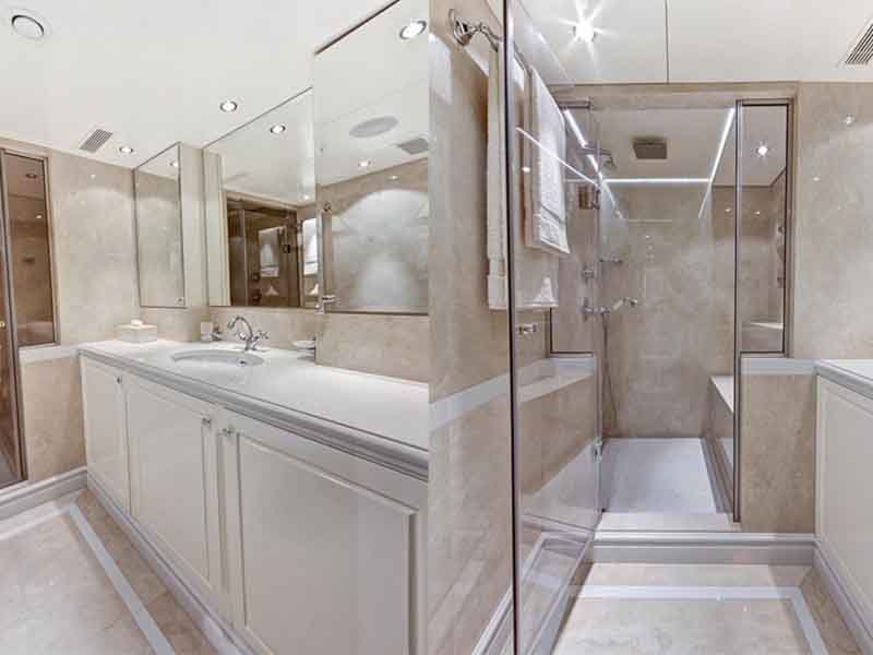 MY ARIONAS - Master ensuite.jpg