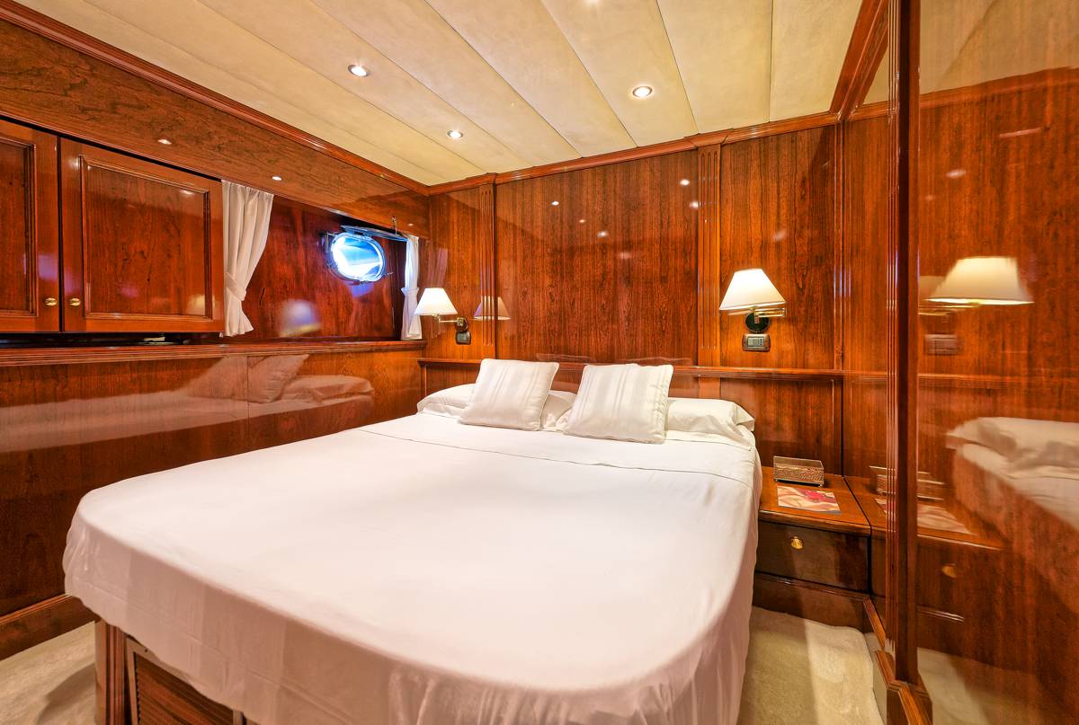 MY BUGIA - Guest cabin.jpg