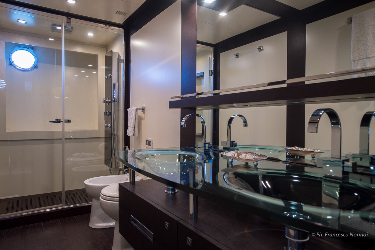 MY CHIMERA - Master ensuite.jpg