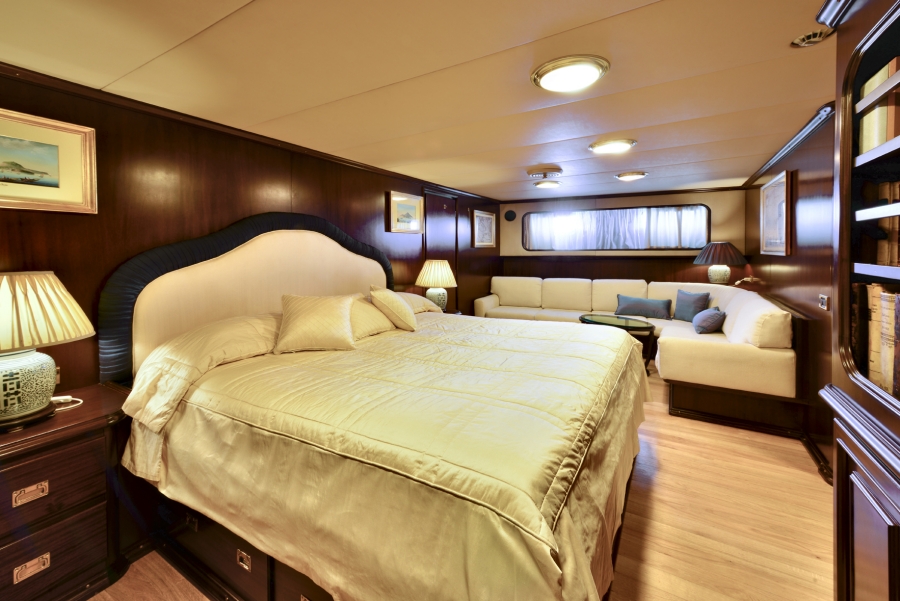 MY COMMITMENT - Guest cabin.jpg