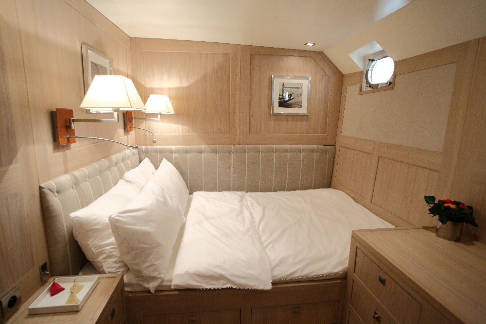 MY CONQUEST OF 1966 - Double cabin.jpg
