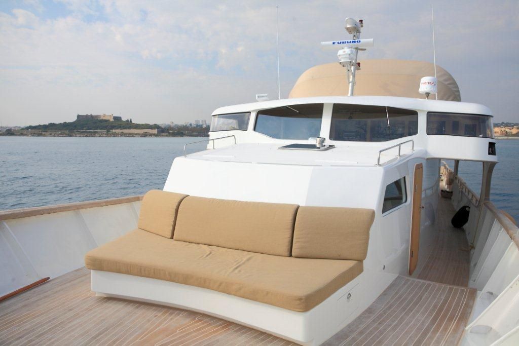 MY CONQUEST OF 1966 - Foredeck.jpg