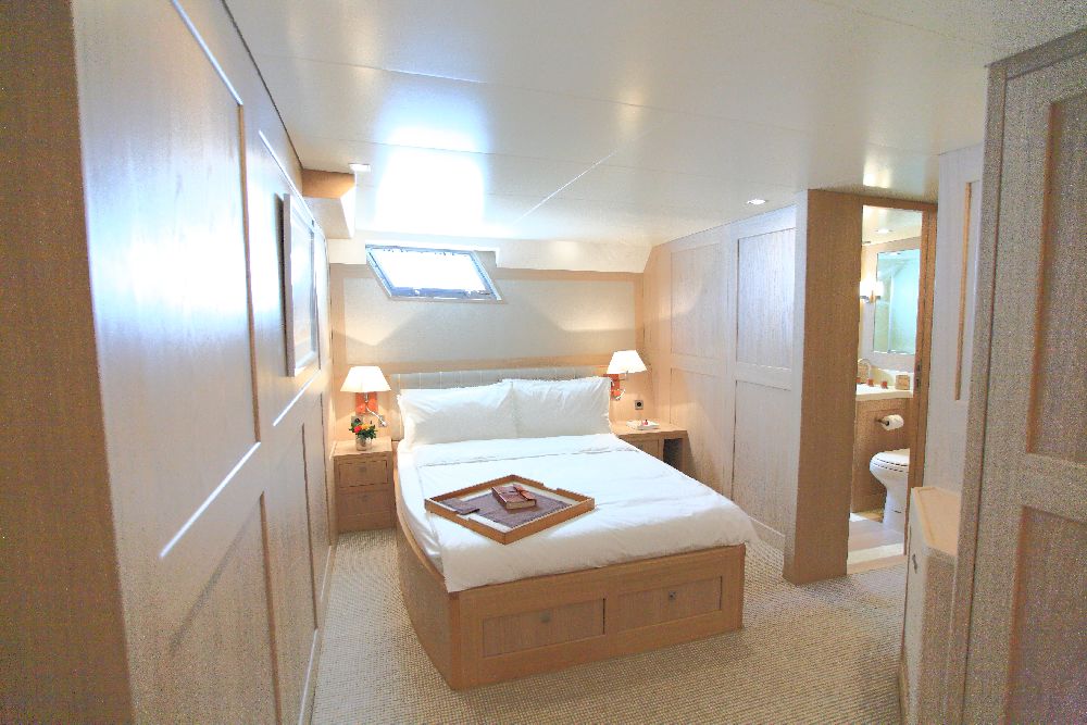 MY CONQUEST OF 1966 - Master cabin.jpg