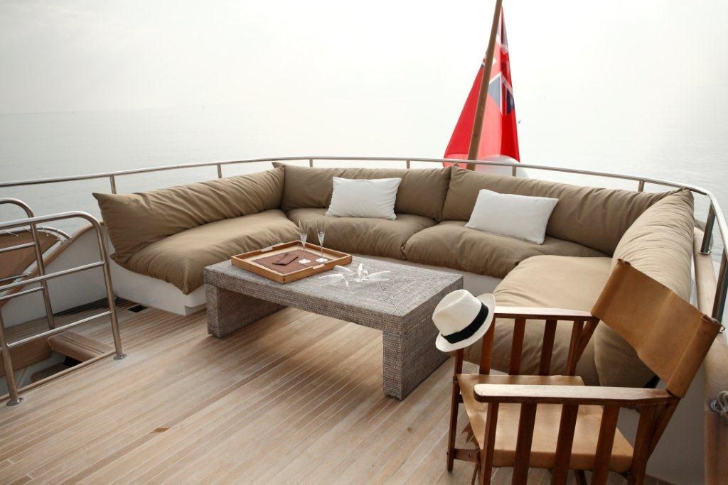 MY CONQUEST OF 1966 - Upper aft deck.jpg