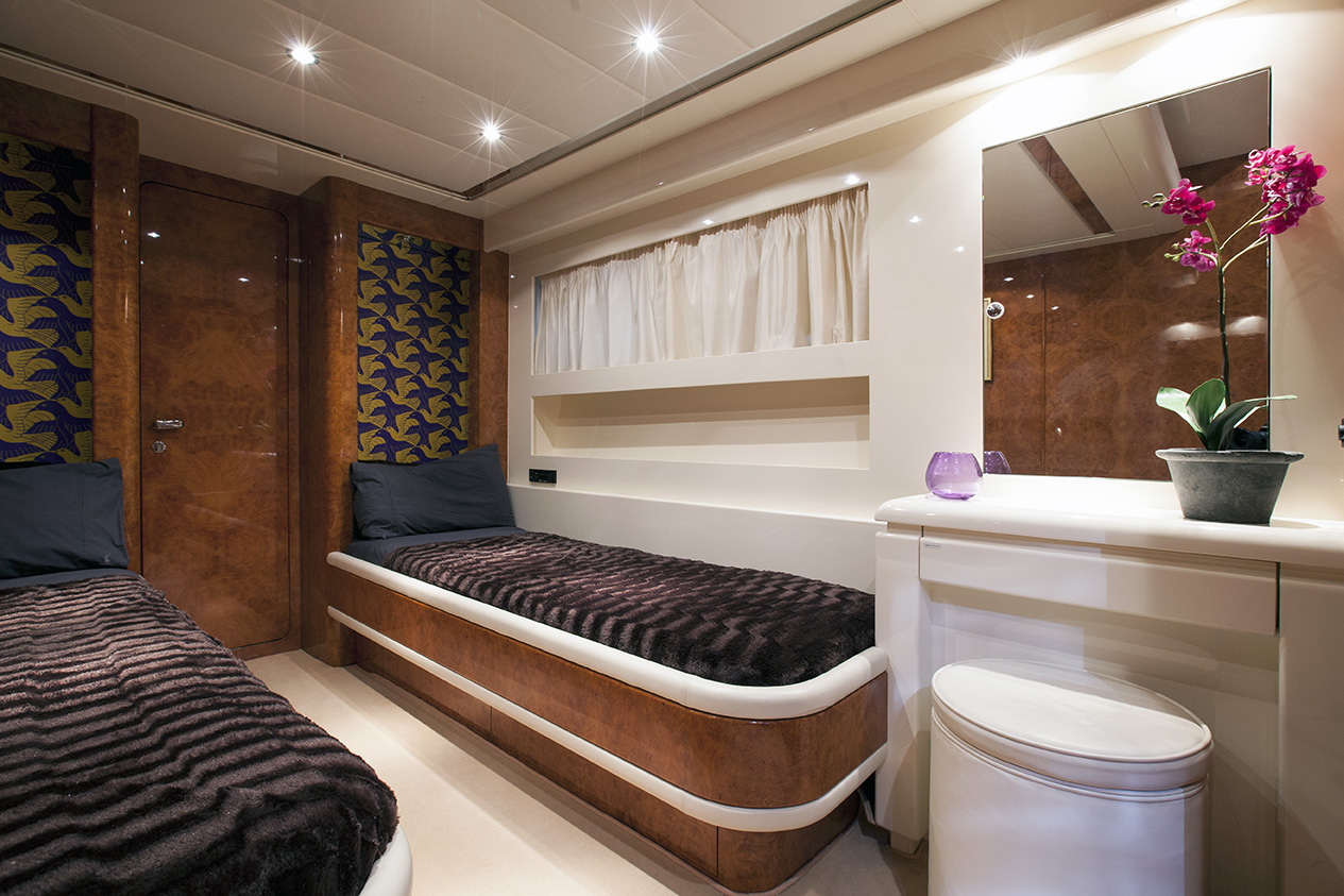 MY DIONE DUE - Twin cabin.jpg