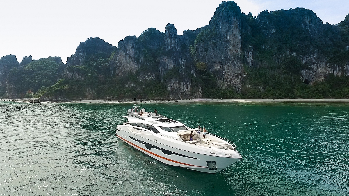 MY DOLCE VITA - Yacht.jpg