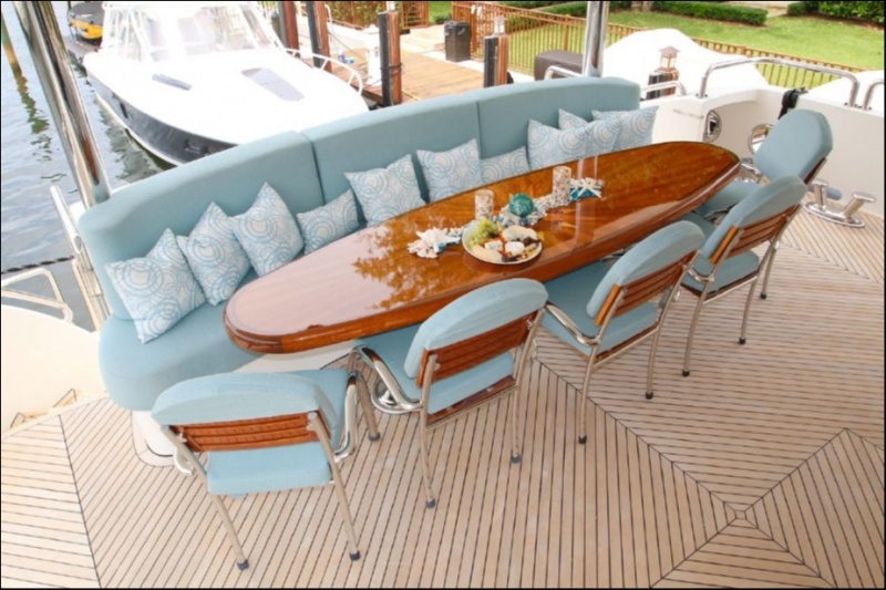MY EXIT STRATEGY - Alfresco dining.jpg