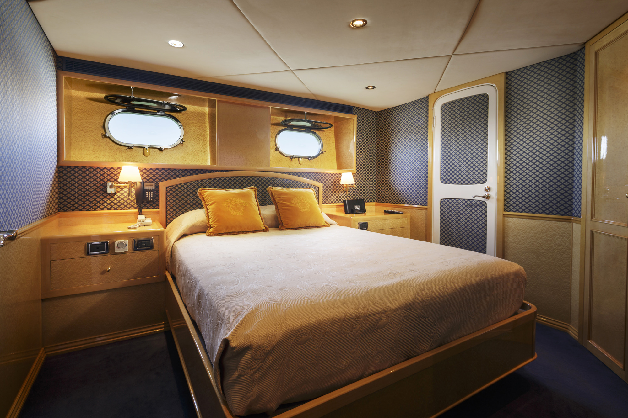 MY FLYING FISH - Master stateroom.jpg