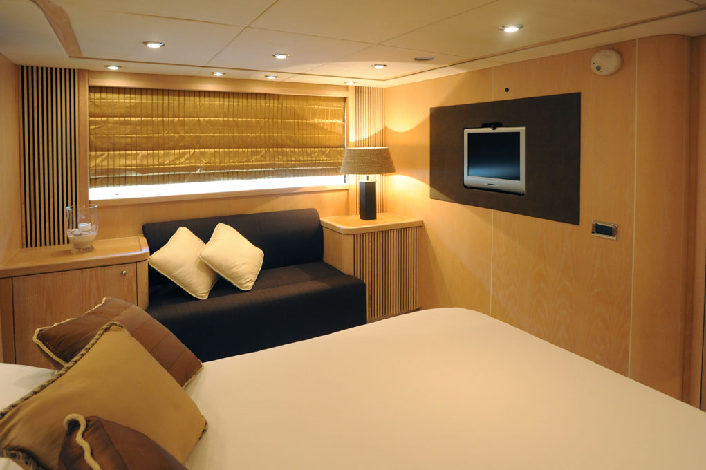 MY GIGIOLE - Master cabin.jpg