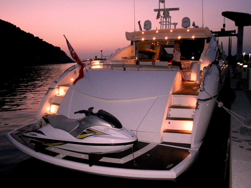 MY GIGIOLE - Stern.jpg