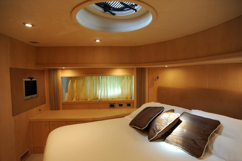 MY GIGIOLE - VIP cabin.jpg