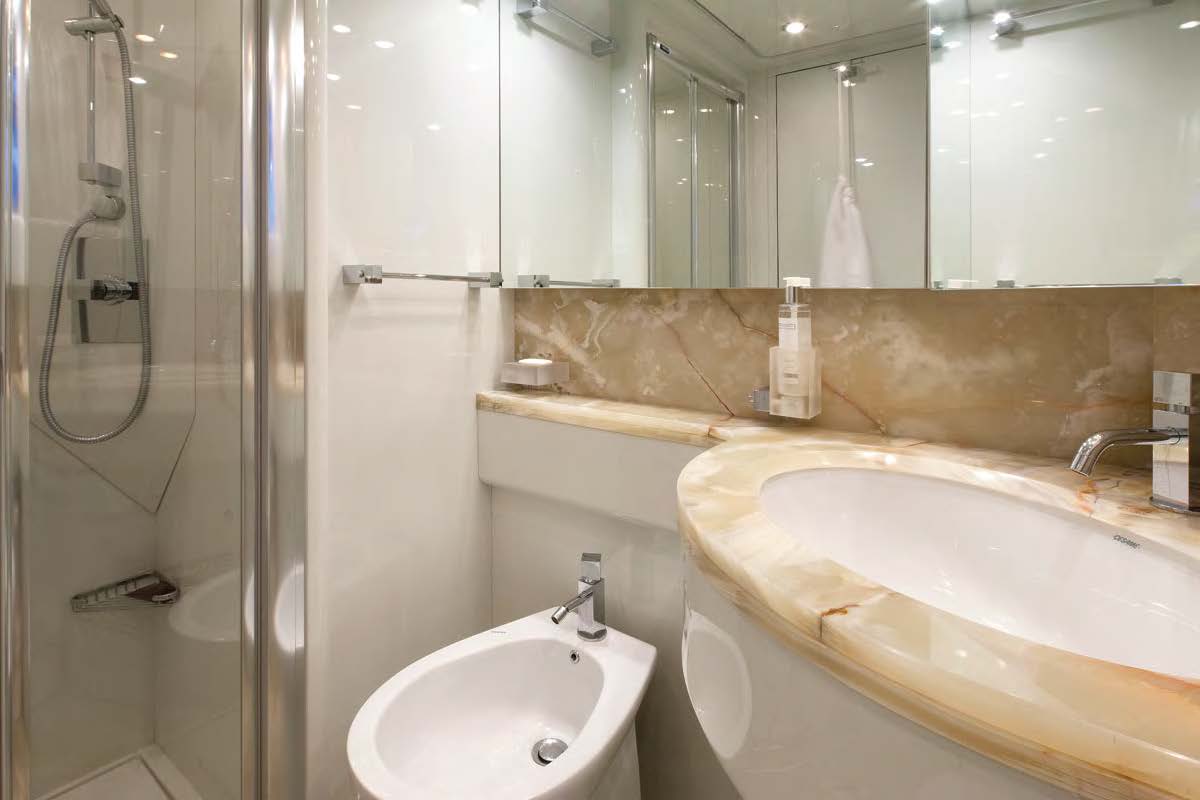 MY KARANITA - Ensuite.jpg