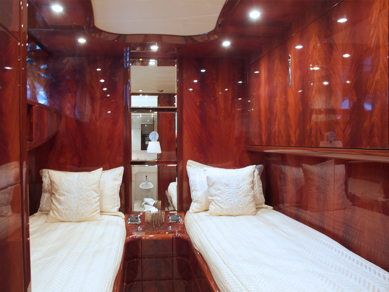 MY KARANITA - Twin cabin.jpg