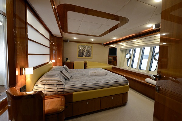 MY LADY - Master cabin.JPG