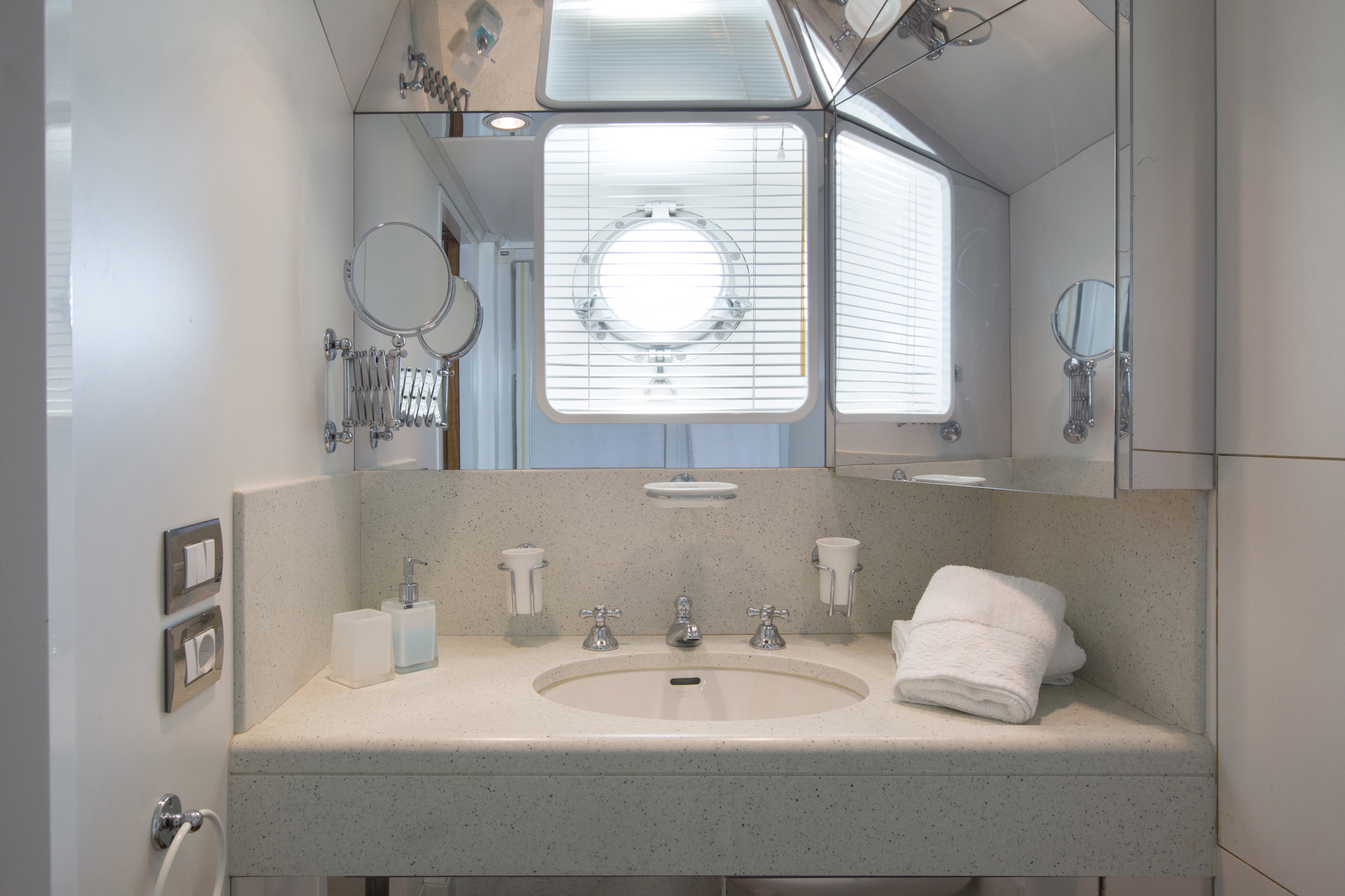 MY LIBRA Y- Guest ensuite.jpg
