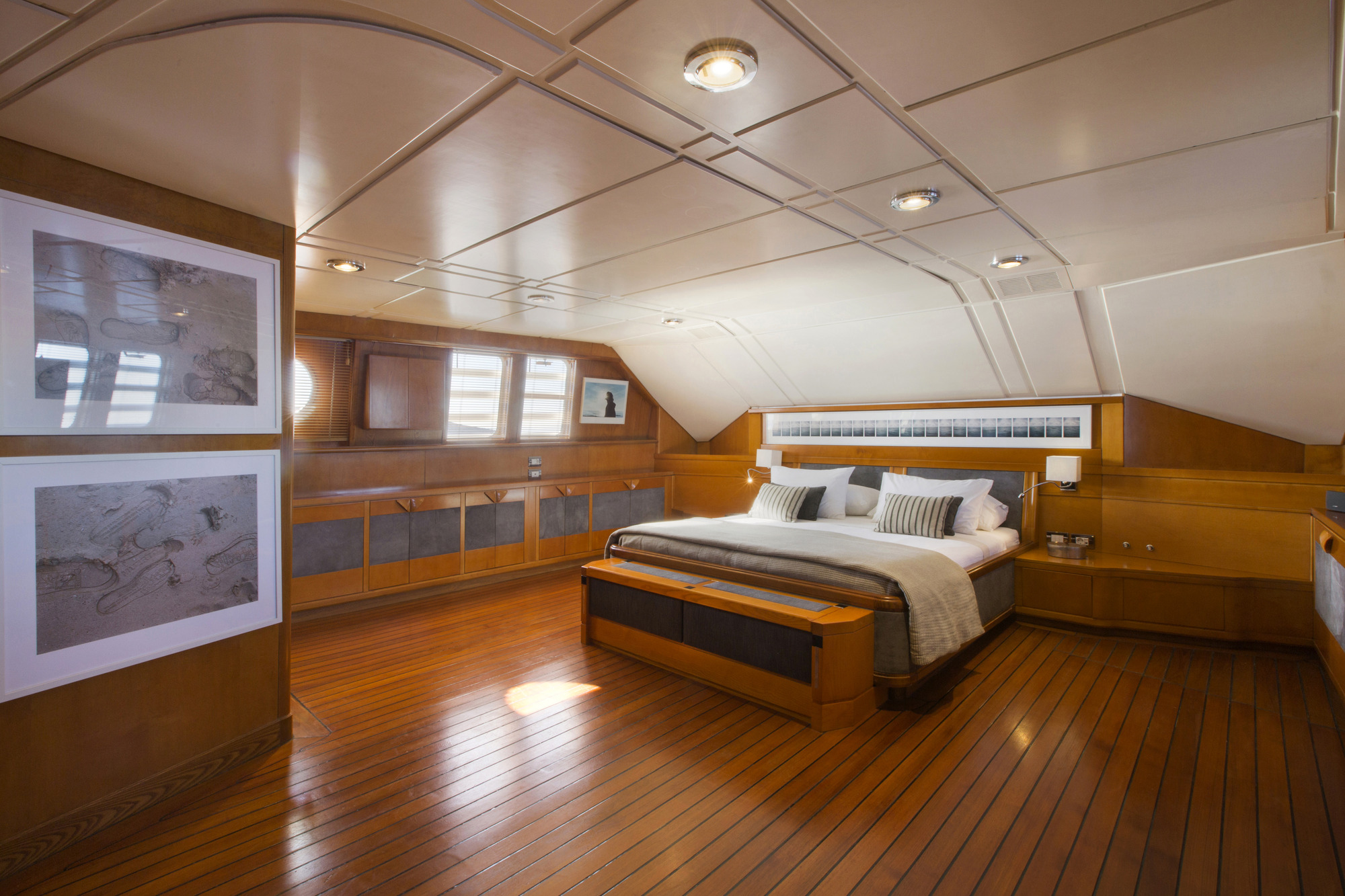 MY LIBRA Y- Master cabin main deck.jpg