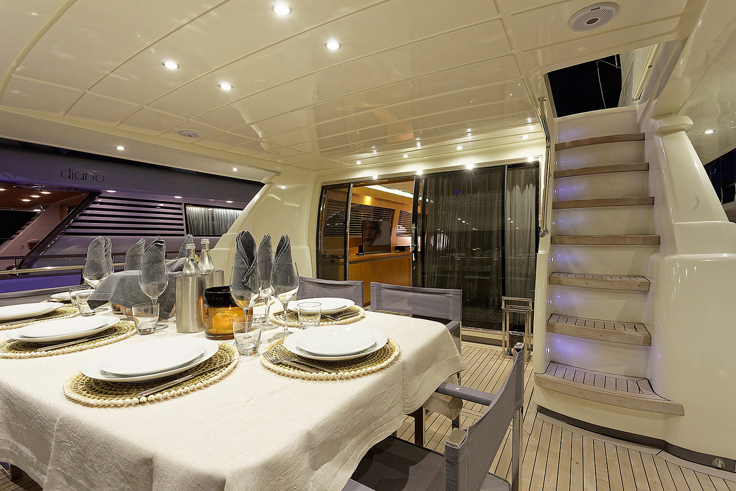 MY MINOU - Aft deck.jpg