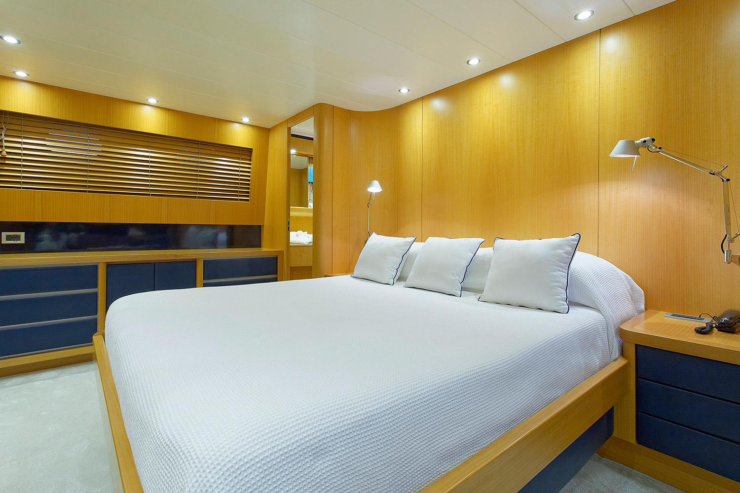 MY MINOU - Master cabin.jpg