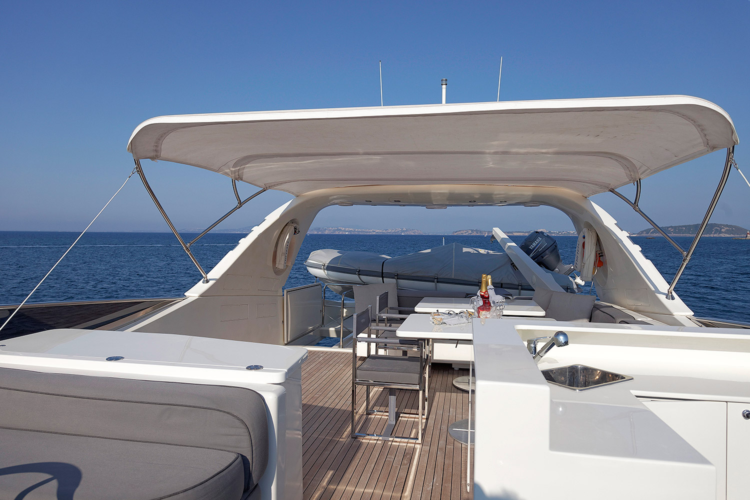 MY MINOU - Sundeck 2.jpg