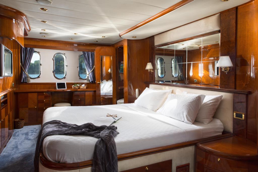 MY NITTA V - Master suite.jpg