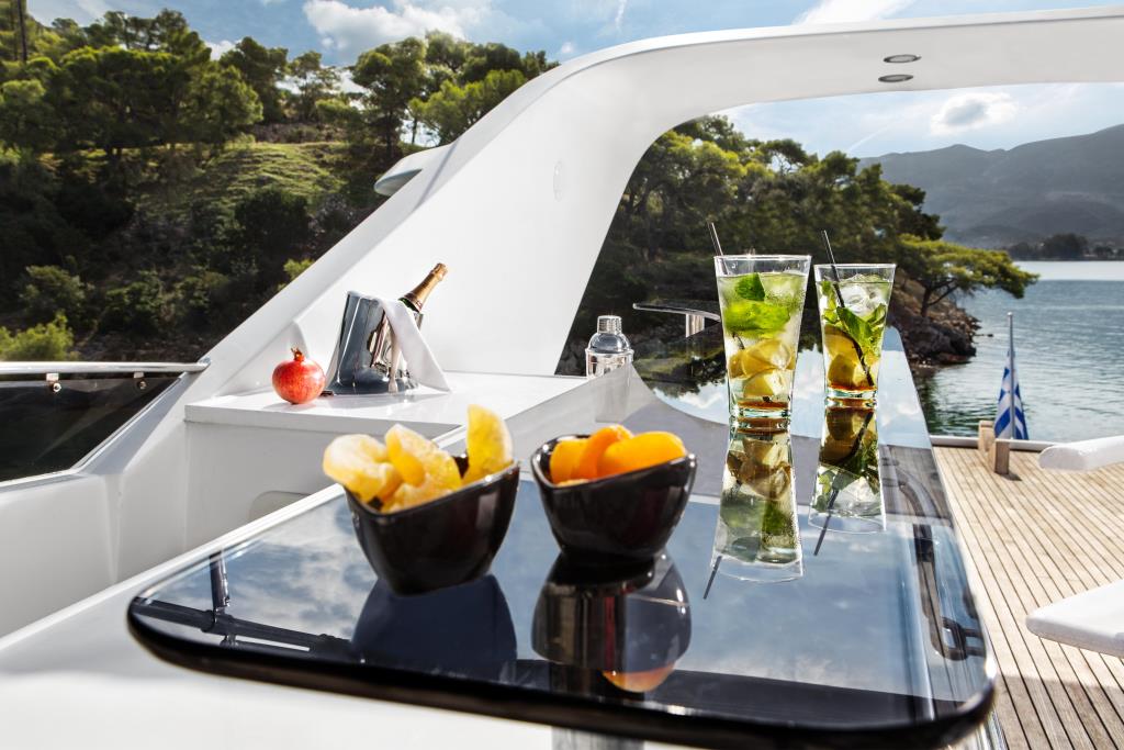 MY NITTA V - Wet bar.jpg