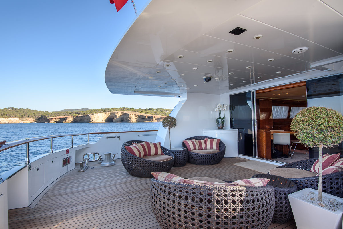 MY OCEAN GLASS - Aft deck.jpg