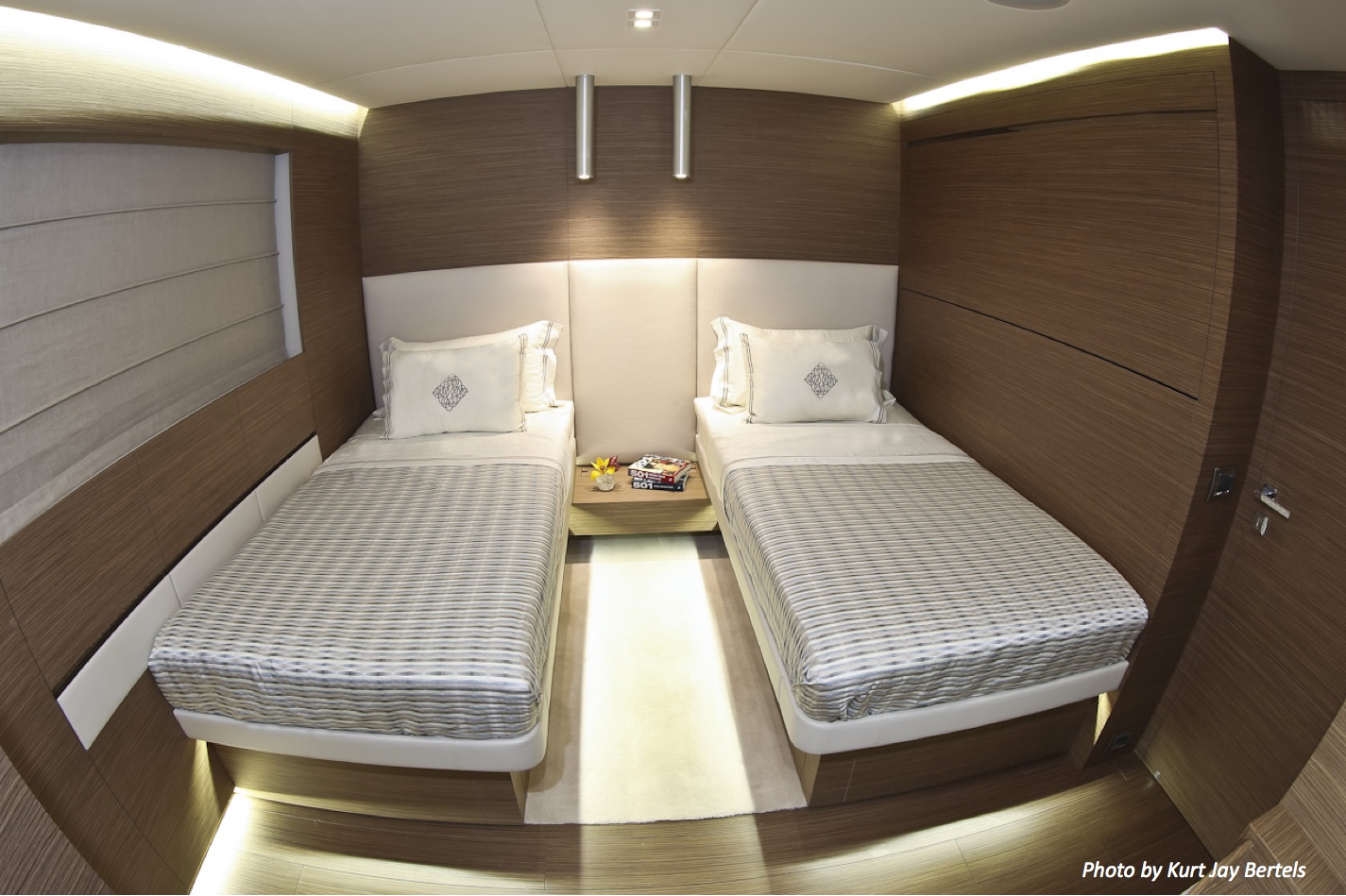MY OURANOS - Twin cabin.jpg