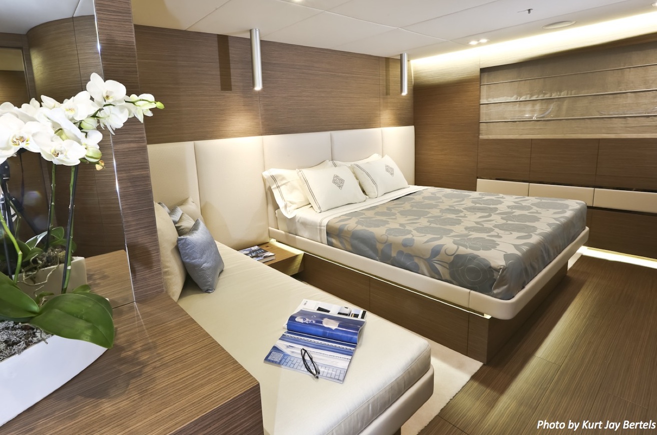 MY OURANOS - VIP cabin.jpg