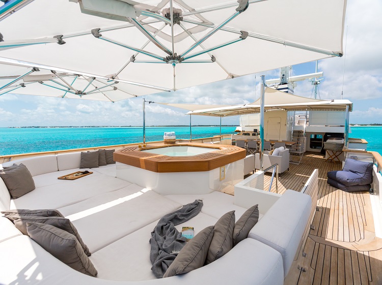 MY PIONEER - Lower sundeck and jacuzzi.jpg